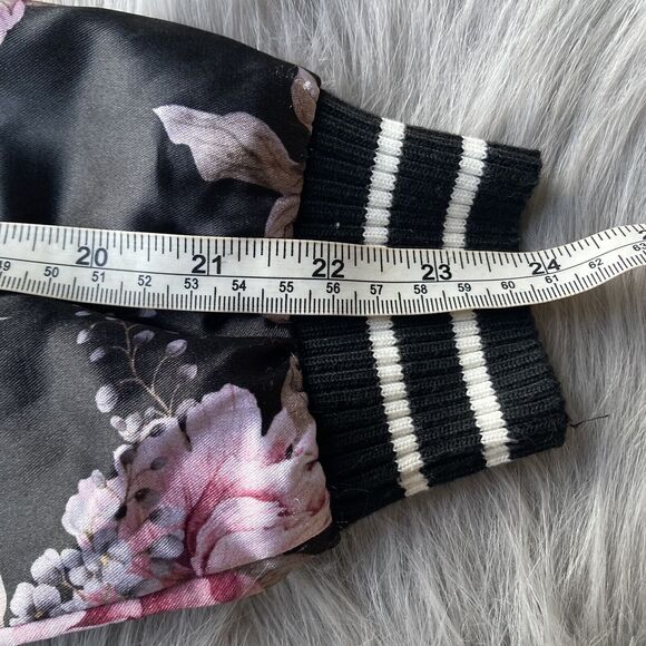 Harlowe & Graham Jacket Sz M Black Tapestry Floral Bomber Coat Zip Up Silky Fun - Picture 10 of 10